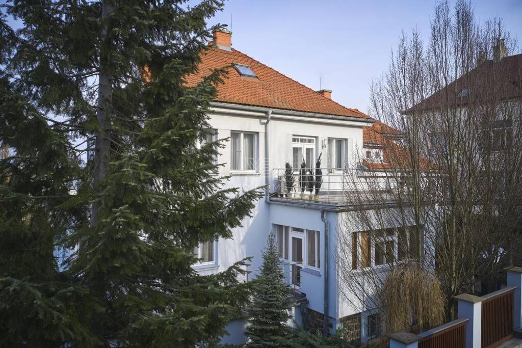 Retro 700sqm Indoor-pool, Sauna, Bbq, Table Soccer Villa Praga