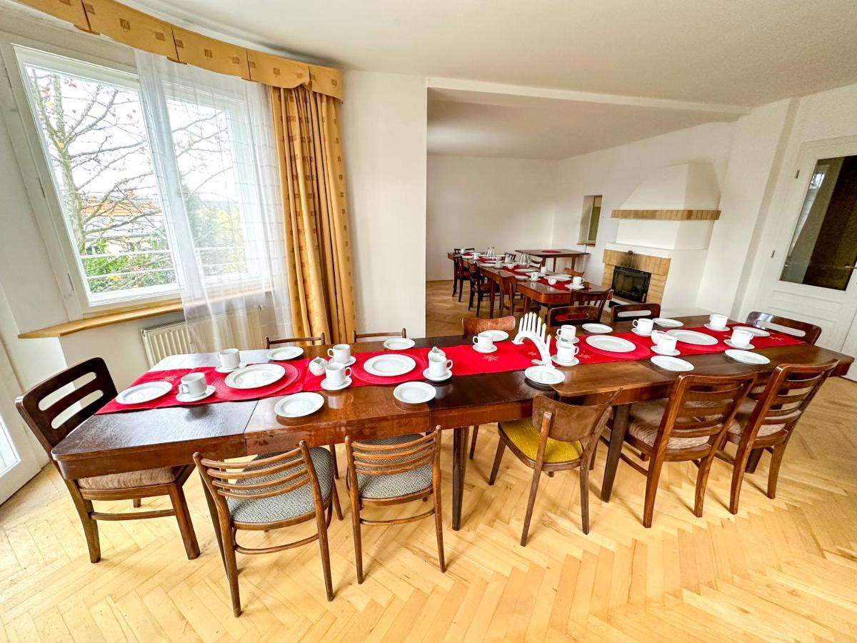 Retro 700sqm Indoor-pool, Sauna, Bbq, Table Soccer Villa *