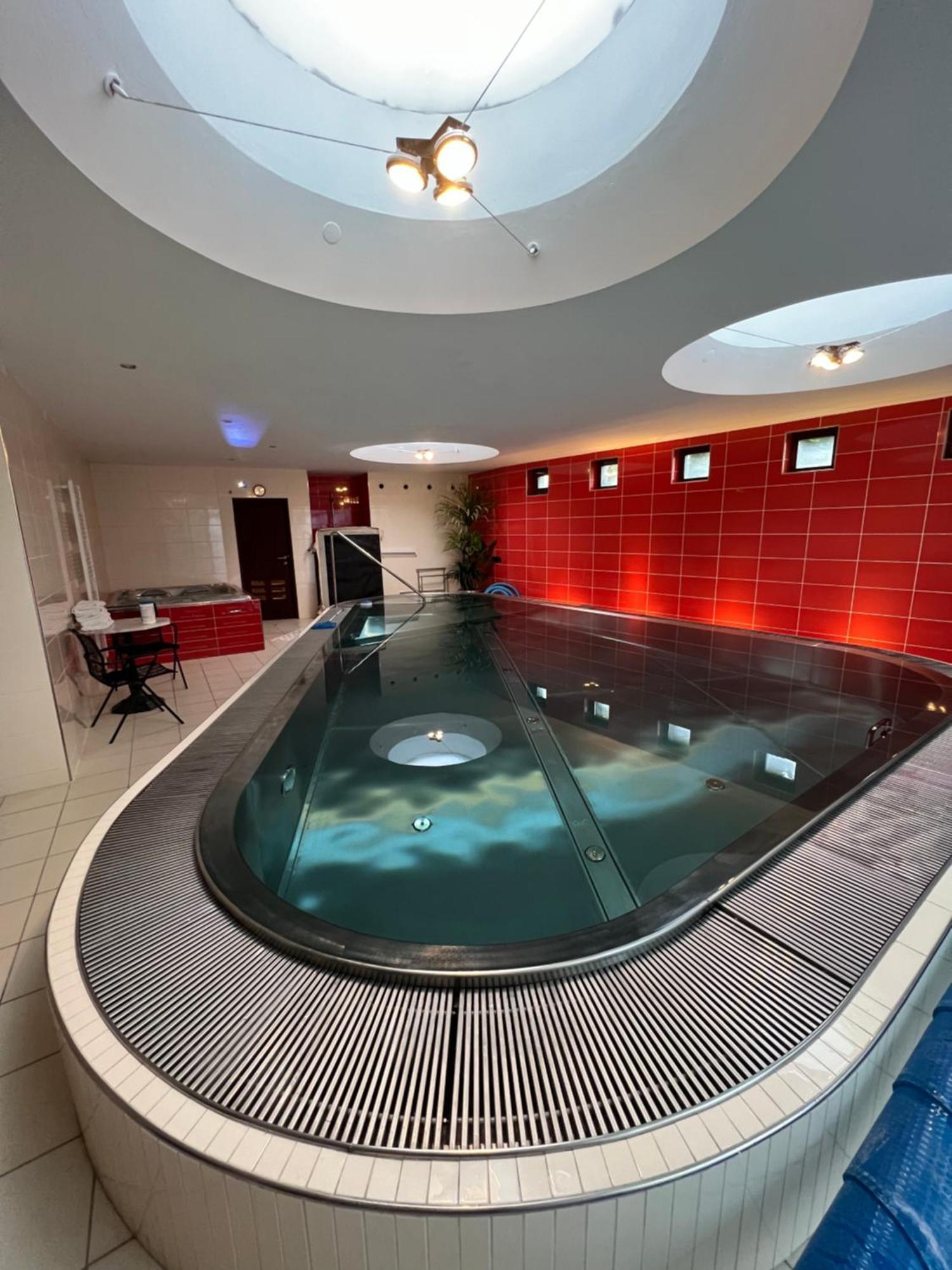 Retro 700sqm Indoor-pool, Sauna, Bbq, Table Soccer Praga