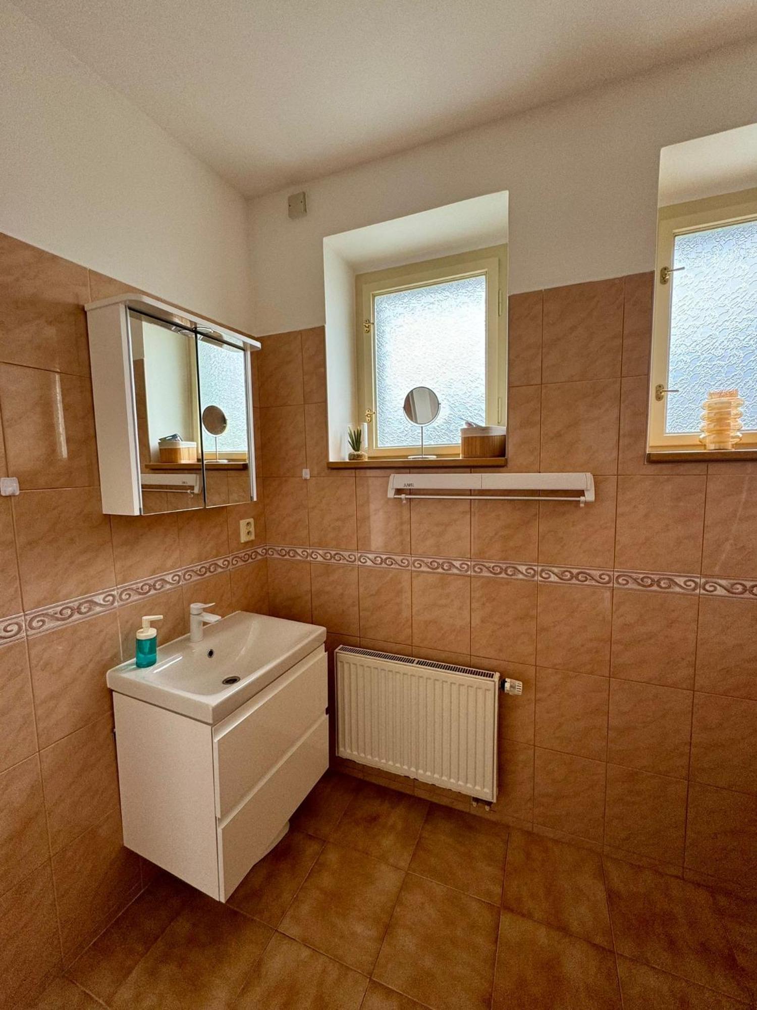 Retro 700sqm Indoor-pool, Sauna, Bbq, Table Soccer Villa