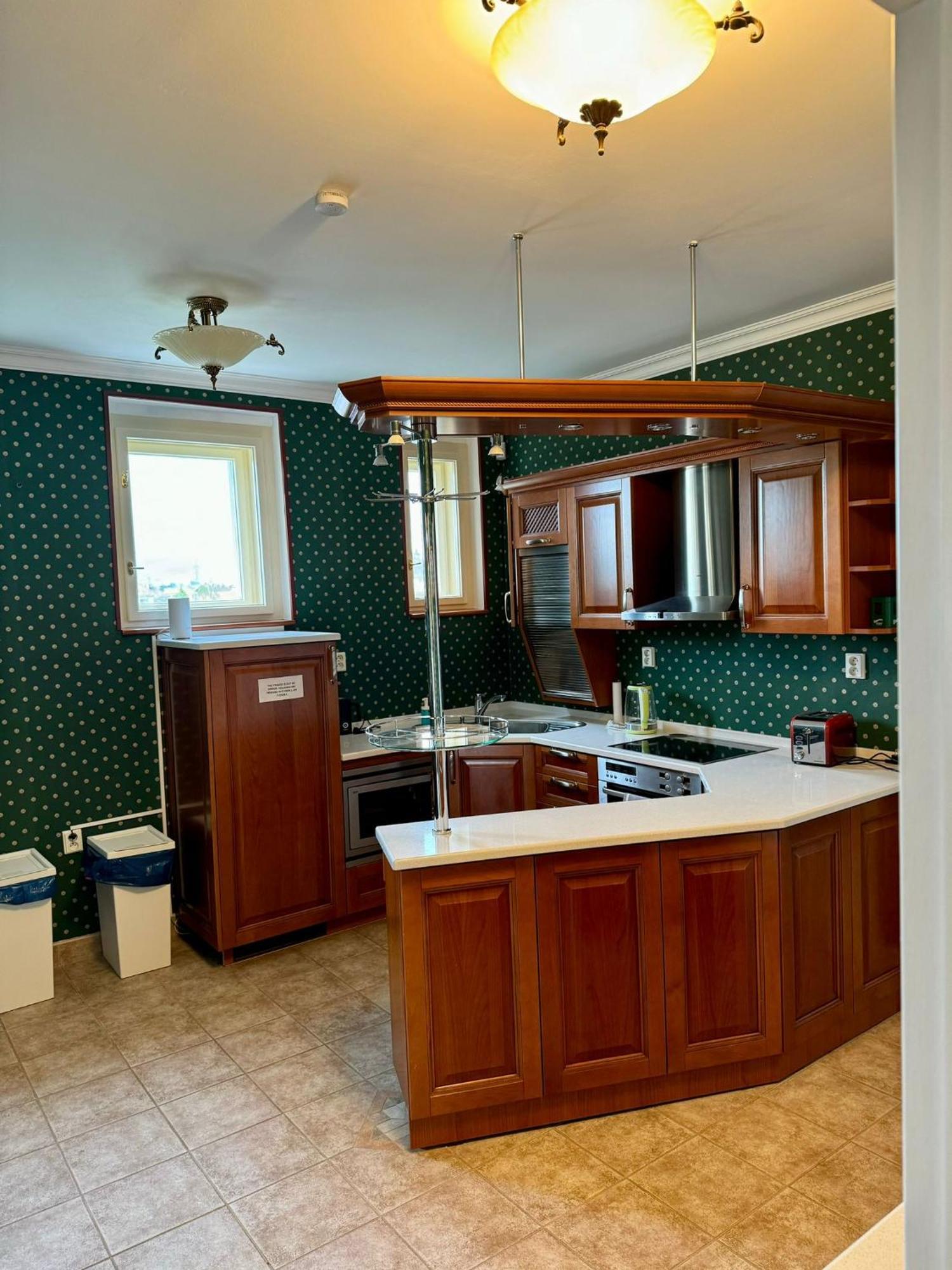Villa Retro 700sqm Indoor-pool, Sauna, Bbq, Table Soccer *